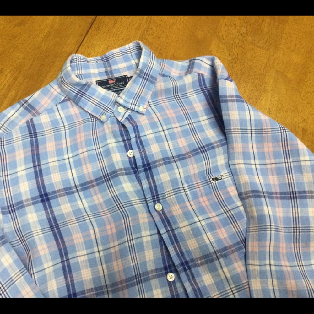 Vineyard Vine Button down shirt